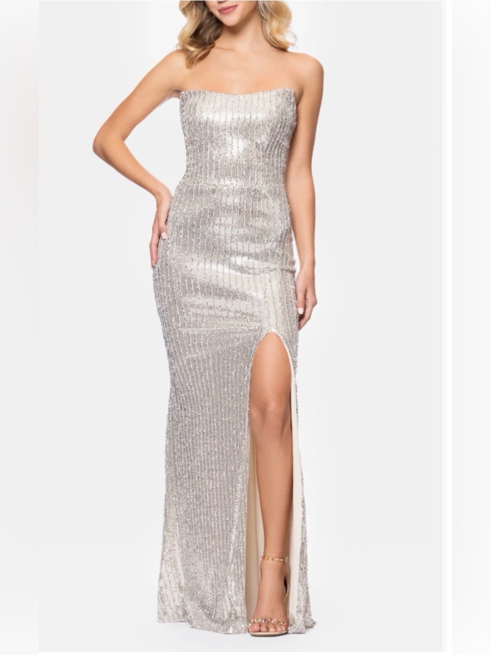 Betsy & Adam
Women's Sequined Strapless Gown